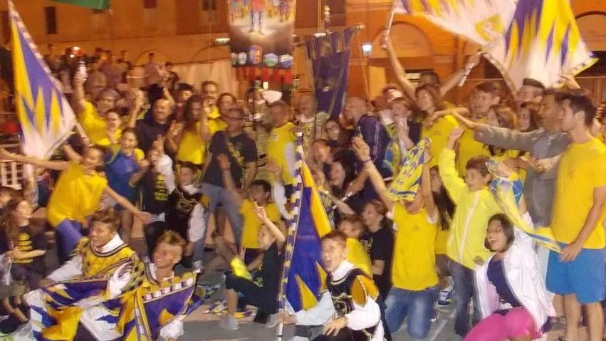 Il rione Crusar trionfa nel Palio delle polemiche