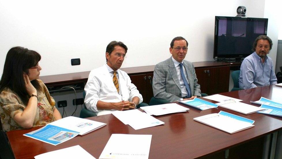 In piazza arriva la tenda dell’emergenza