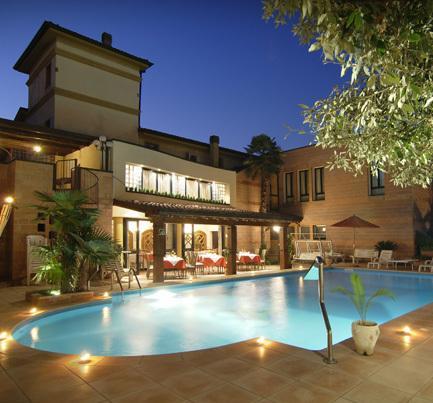 Amarcord, Bassi: «Mai avuto rapporti con Omar Costi»