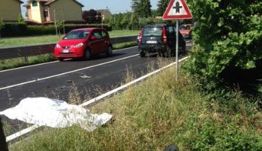 Scontro tra auto e scooter. Un morto sulla via Copparo 