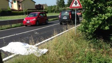 Scontro tra auto e scooter. Un morto sulla via Copparo