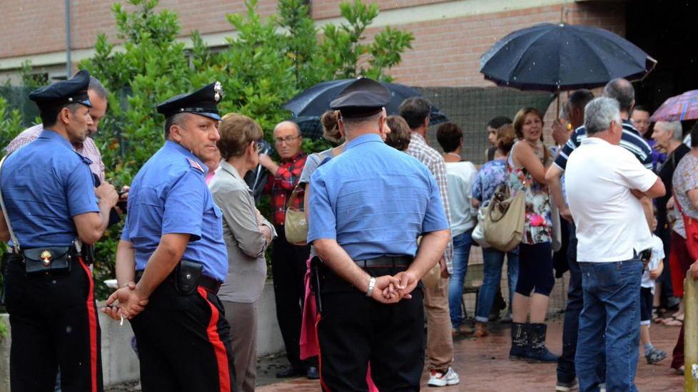 Caos all’asilo per la recita: arrivano i carabinieri