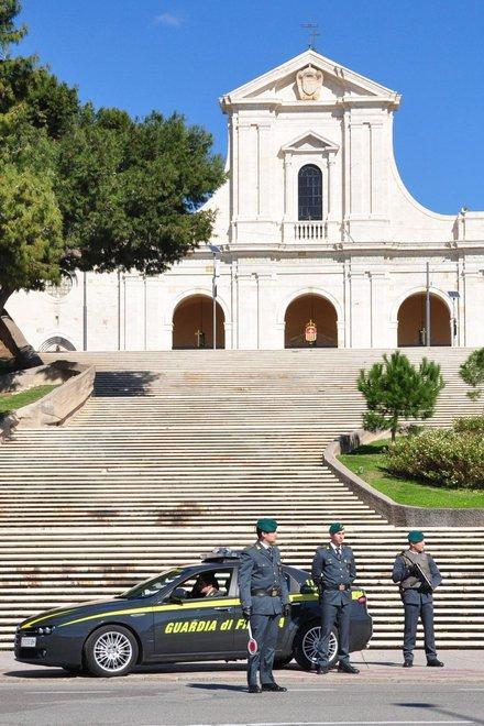 Rifiuti, sequestrati beni di un’azienda per 1,6 milioni di euro 