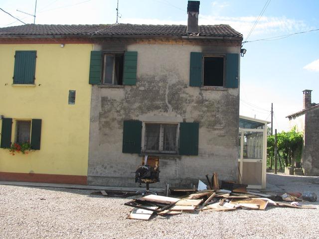 Incendio in un’abitazione Tre intossicati 