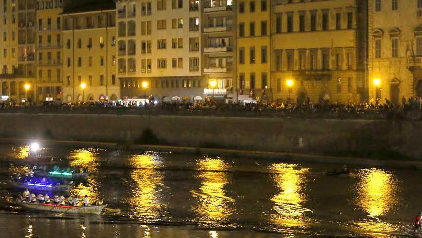 Palio di San Ranieri, vince la barca rossa
