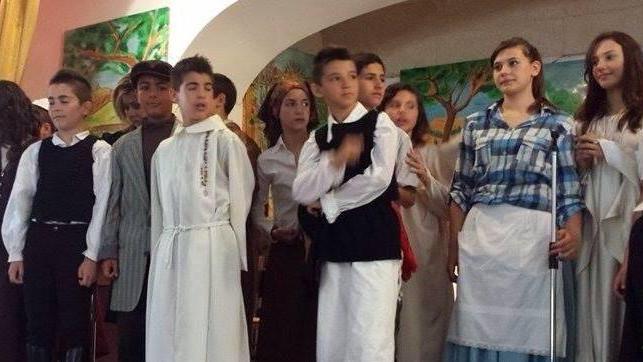 I ragazzi recitano in limba “Giovanni s’atzicadu”