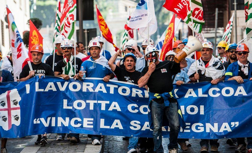L’infinita agonia dell’industria nell’isola 