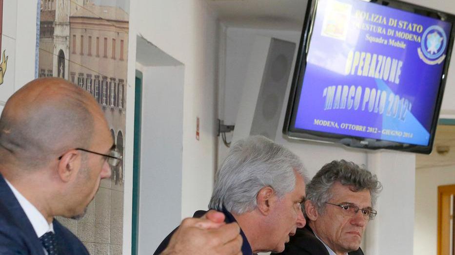 La polizia smantella banda di spacciatori