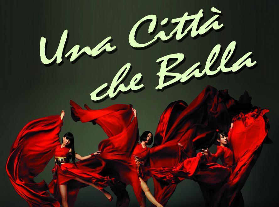 Danzatori invadono le strade e le piazze 