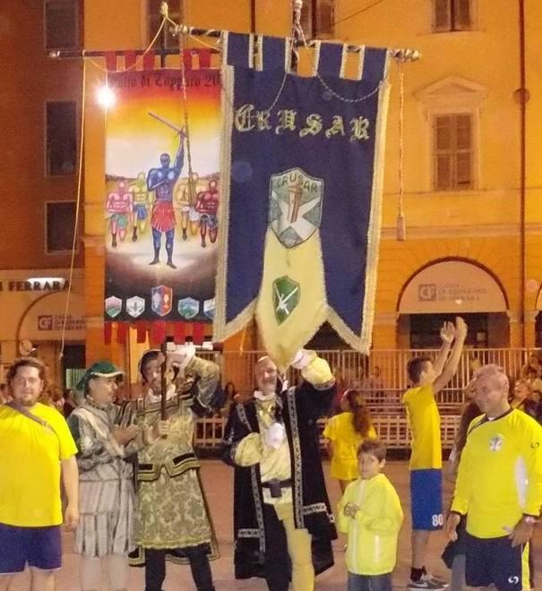 I giochi delle bandiere esaltano il Palio 
