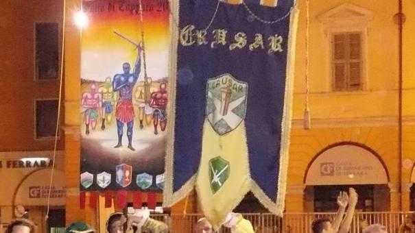 I giochi delle bandiere esaltano il Palio