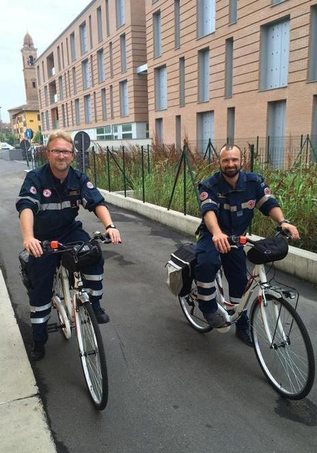 Adesso i soccorritori della Croce Rossa arrivano in bicicletta 