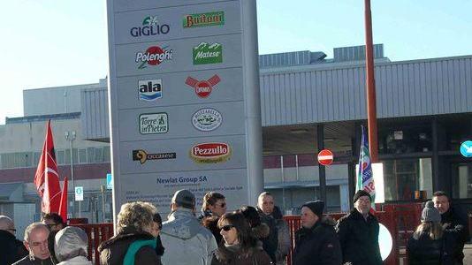 Newlat, cassa bloccata: addetti senza paga