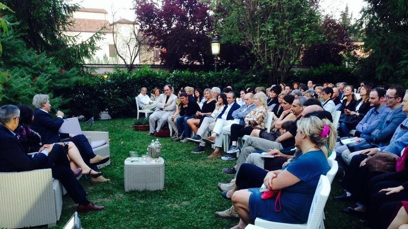 Scarpati emoziona anche scrivendo