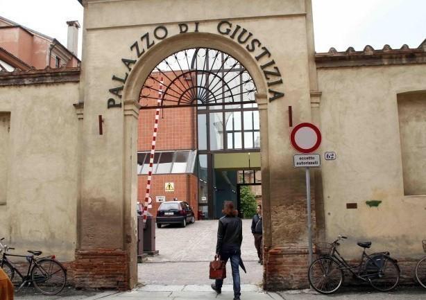 Medico radiato per maxi raggiro 