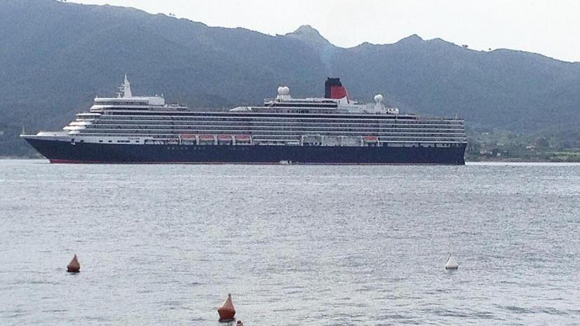 In rada c’è la Queen Elisabeth, gigante del mare da 293 metri