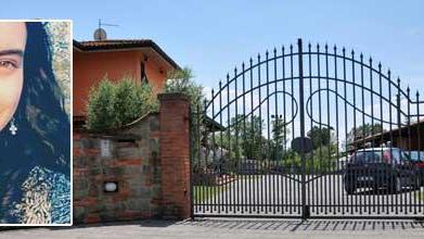 Quindicenne trovata morta nel bagno di casa, rinviati i funerali