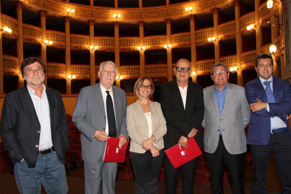 Da Ronconi a Lo Cascio, il cartellone del Teatro Metastasio 
