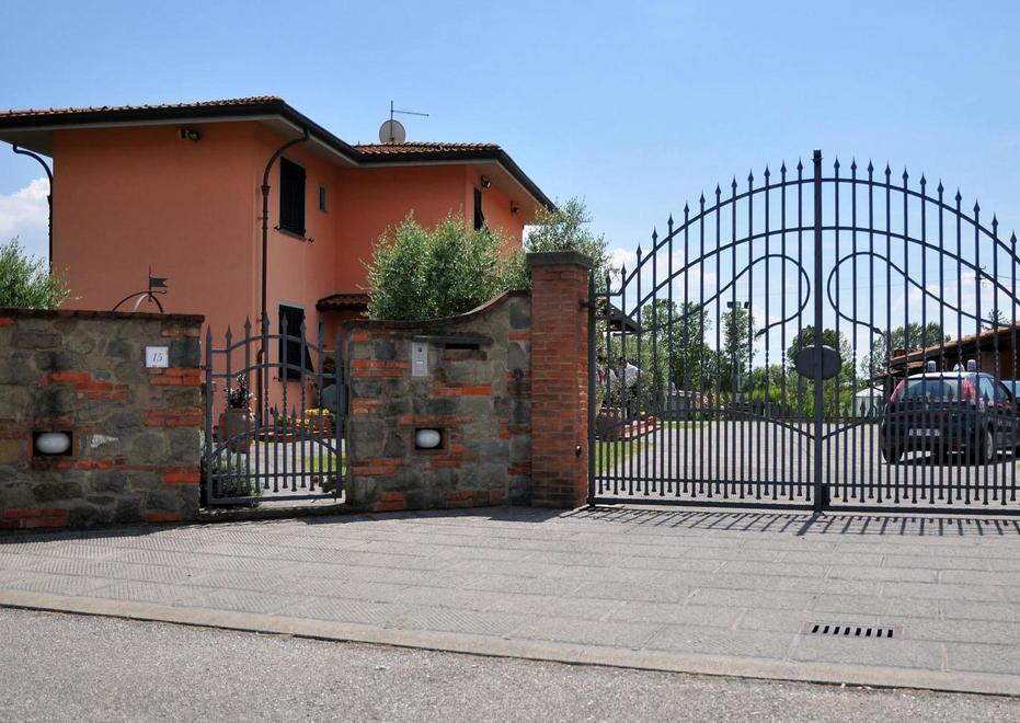 Quindicenne trovata morta in bagno 