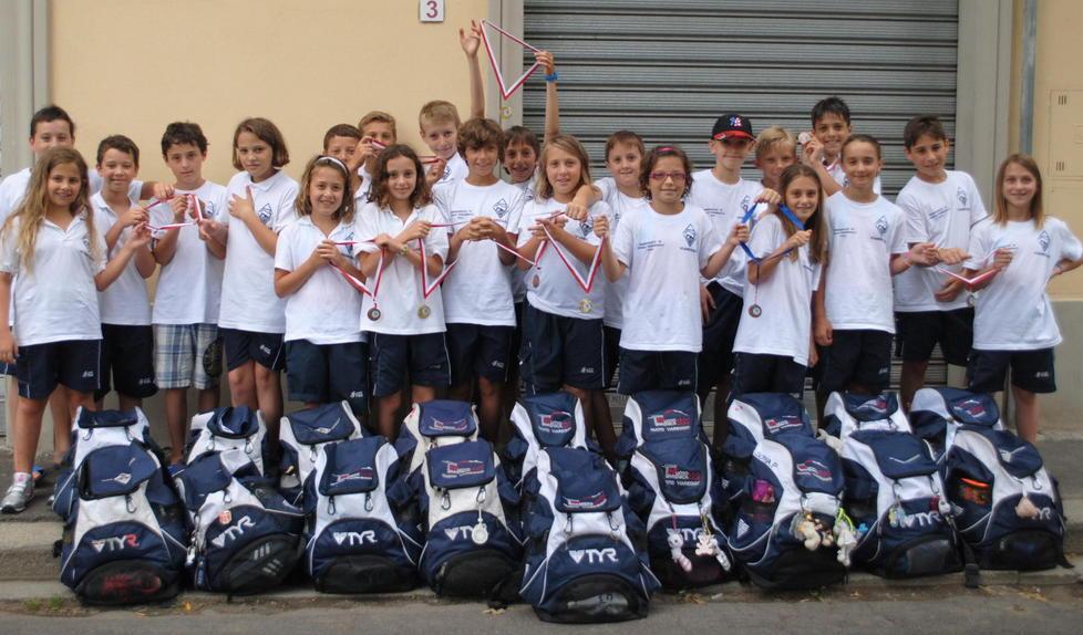 Pioggia di medaglie per l’Associazione Nuoto