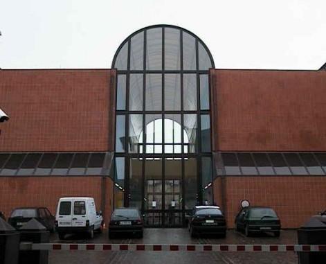 In aula per tentata violenza sulla ragazzina che ospitava 