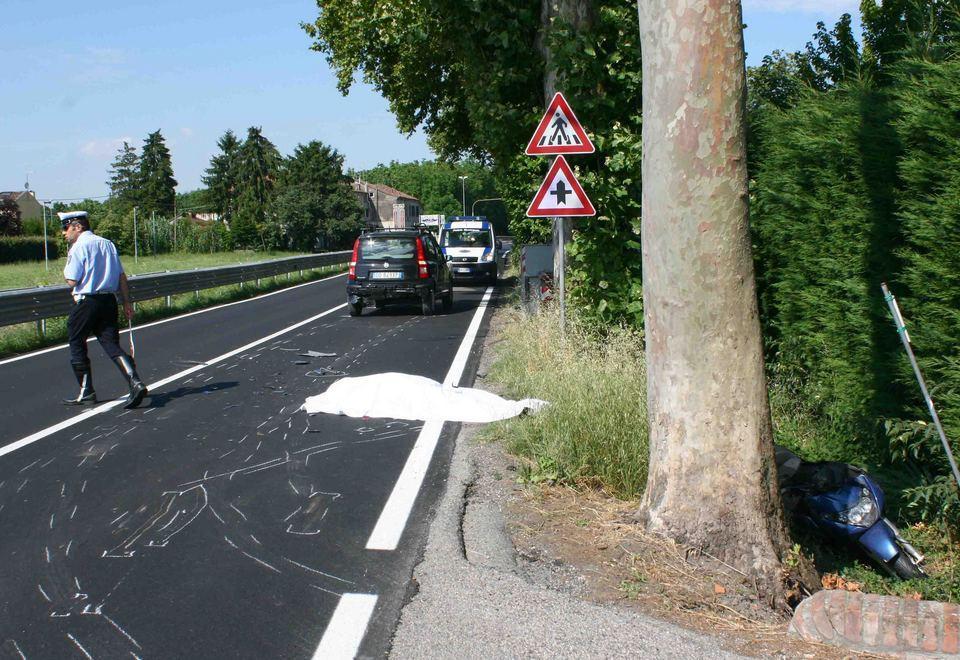 Scontro auto-scooter, muore a 45 anni 