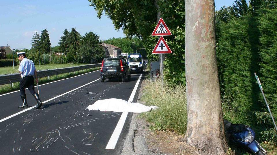 Scontro auto-scooter, muore a 45 anni