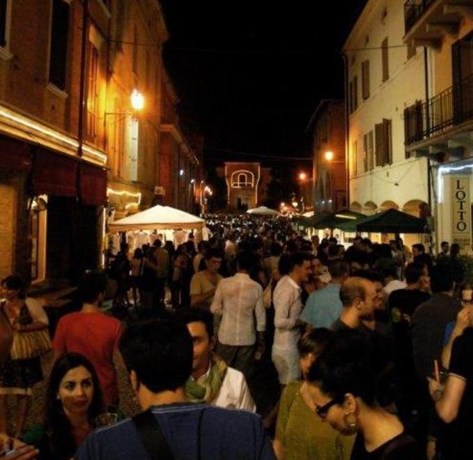 Fiera di San Giovanni: stasera la notte bianca Poi il palio dell’aceto 