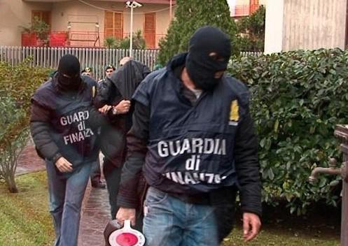 Costruiva case coi soldi della camorra 