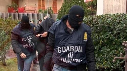 Costruiva case coi soldi della camorra