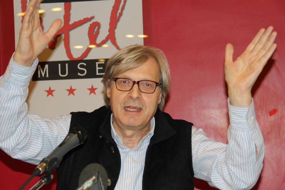 Vittorio Sgarbi a Pescia illustra i tesori d’Italia 