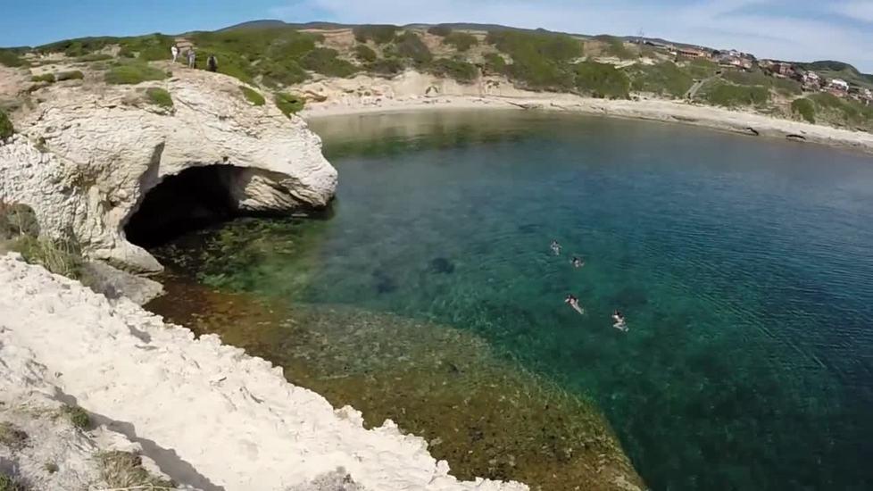 In volo da S'Archittu con la Go Pro 