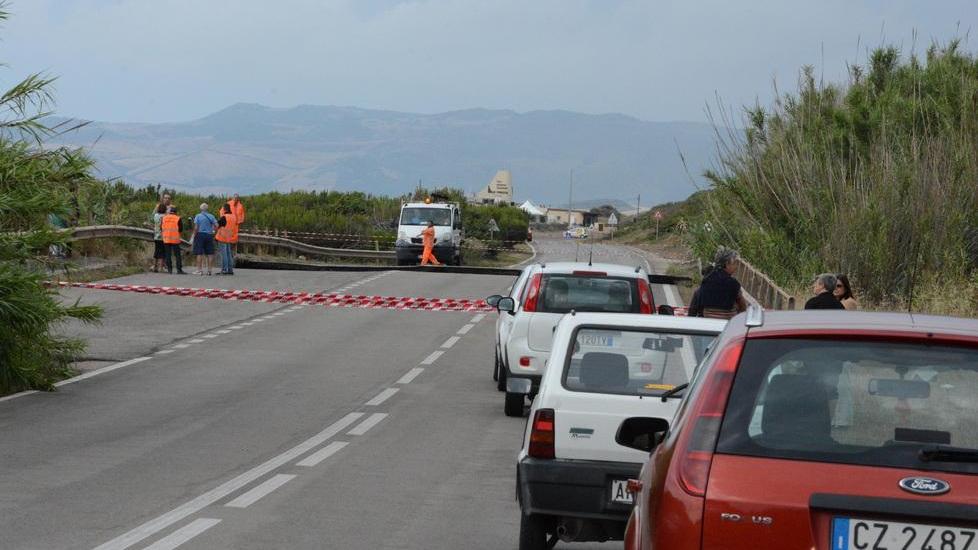 Picchiano dipendente dell’ente foreste a Sorso, arrestati due 18enni