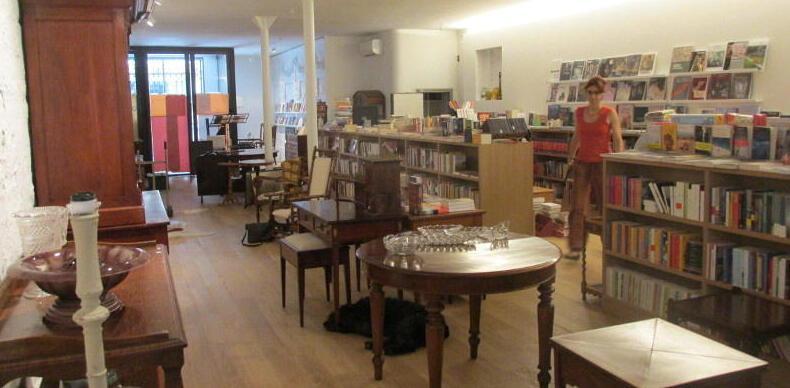 Riapre l’Antiquariato E assieme ai mobili ci sono i libri di Nina 