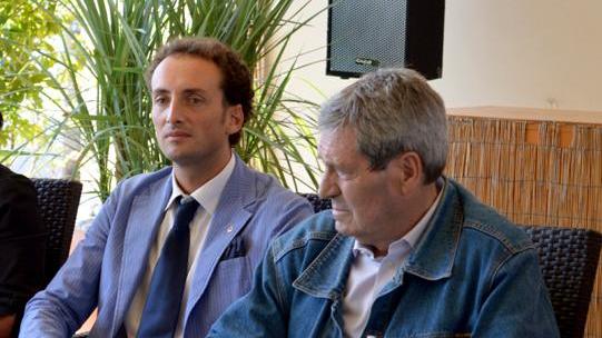 Premio poesia, al presidente anche la casa in comodato