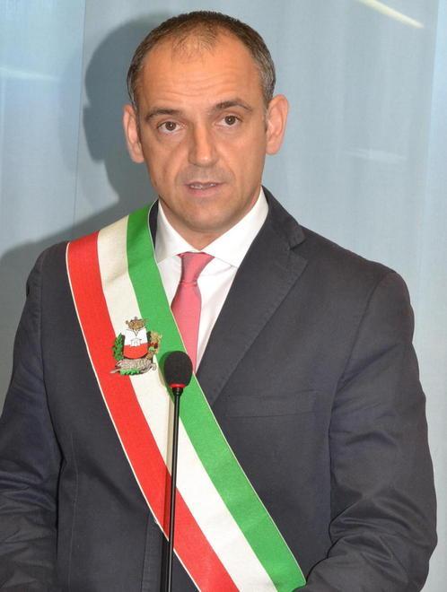 Entro fine settembre il progetto per rifare la scuola elementare 