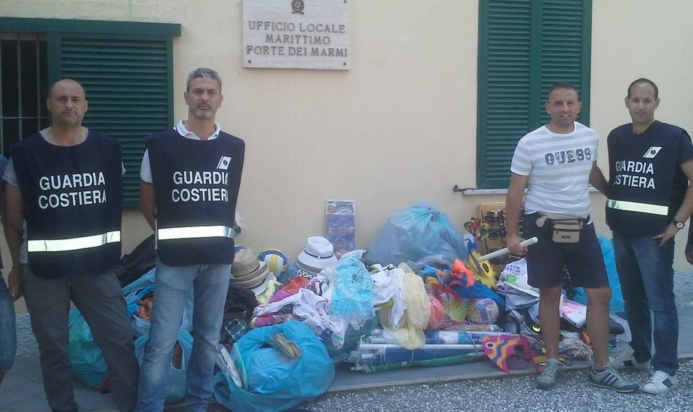 Blitz al Forte contro i venditori abusivi