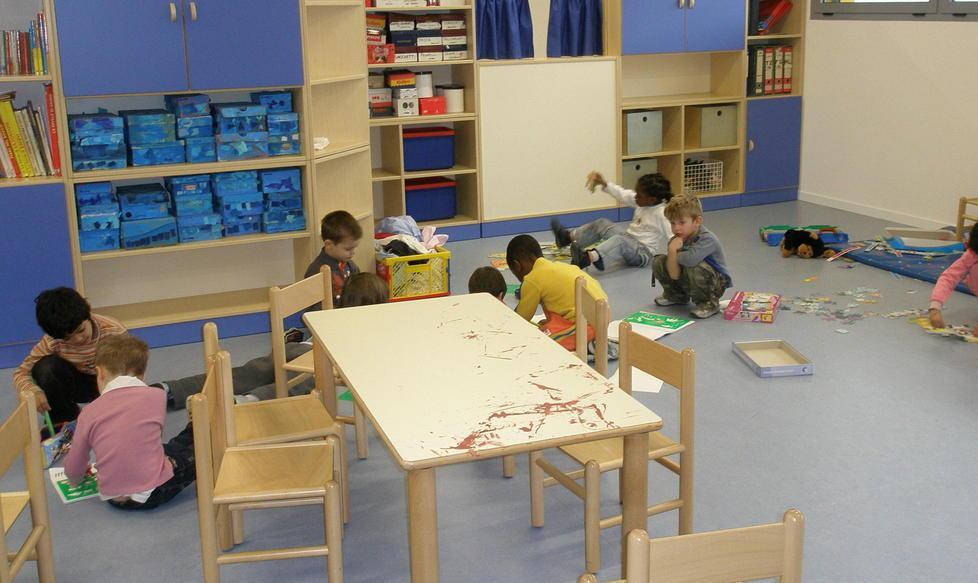 Clandestino trovato a dormire in un letto della scuola d’infanzia Peter Pan: denunciato