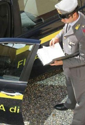 Sequestrati bigiotteria e giochi pericolosi