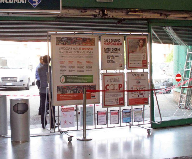 Furgone come ariete, bancomat sparito 