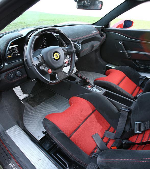 Ferrari 458 Speciale tra lusso e sportività con l’agilità del felino 