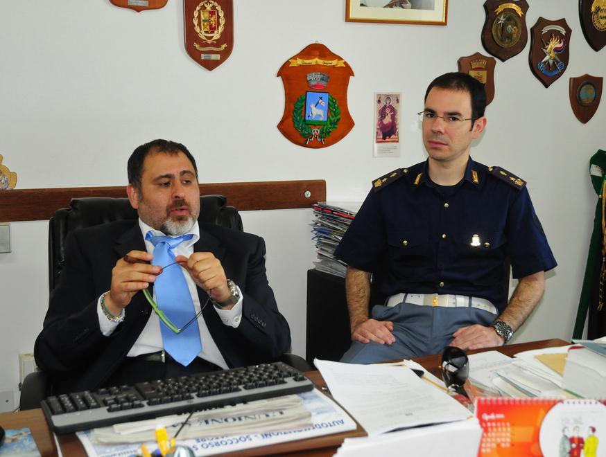 Pretende tremila euro da una donna per toglierle il “malocchio”: denunciata 