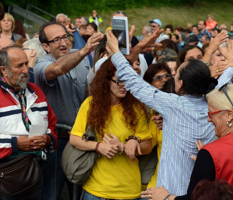 La veggente di Medjugorie riempie di fedeli Sestola - FOTO - VIDEO 