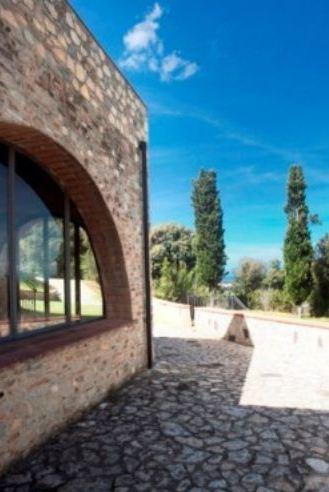 Chiesti 10 milioni per un maxi casale sulla Bolgherese 