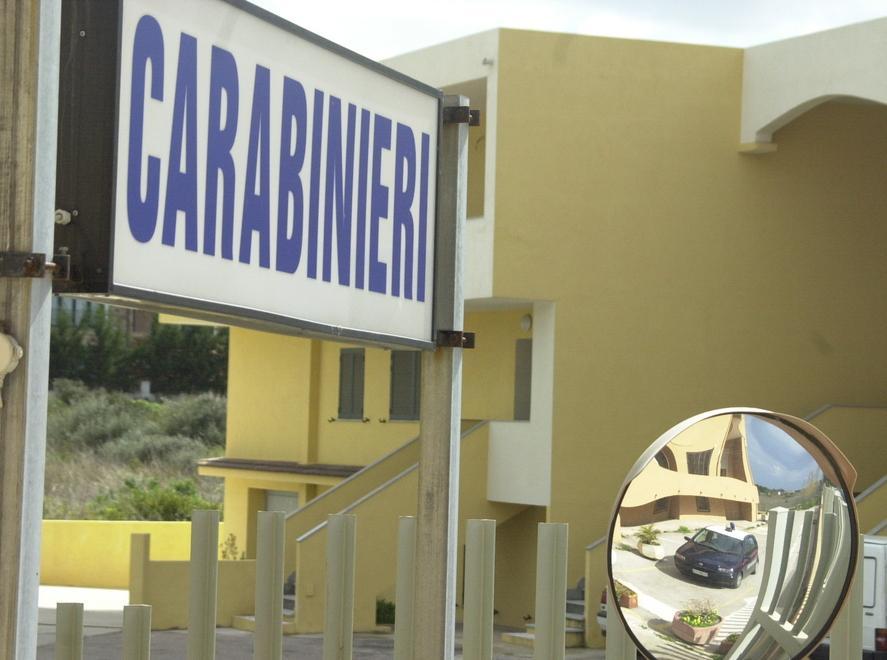 Furto di 16 euro in municipio, due denunce 
