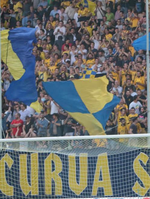 Curva Sud, gran finale della festa 