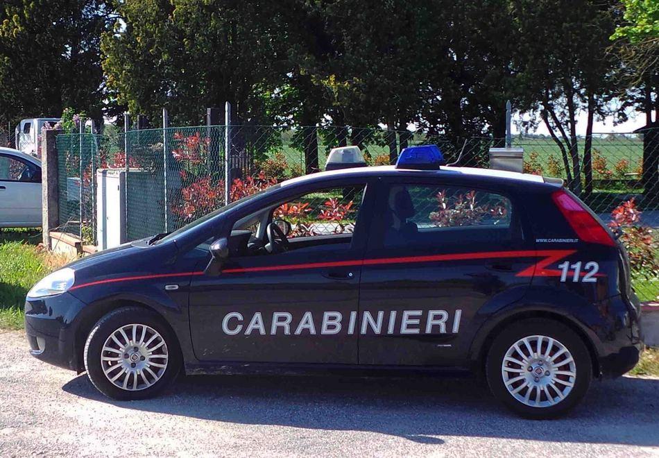 Finti addetti comunali derubano anziana