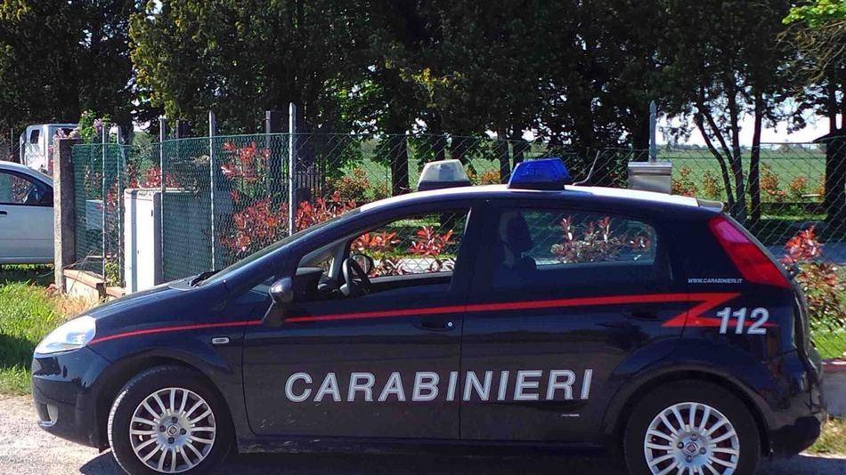 Finti addetti comunali derubano anziana