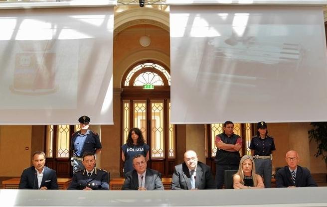 Botte e insulti ai pazienti Dieci finiscono in manette 