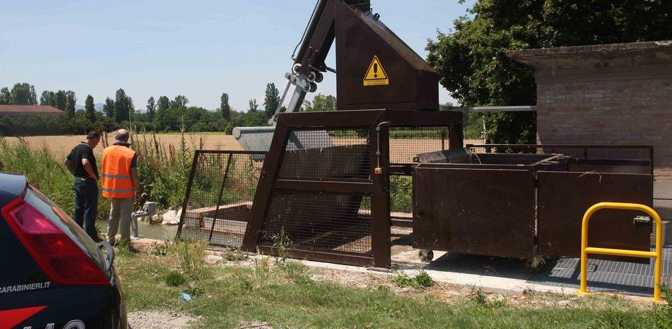 Ciclista trovato morto nel canale 